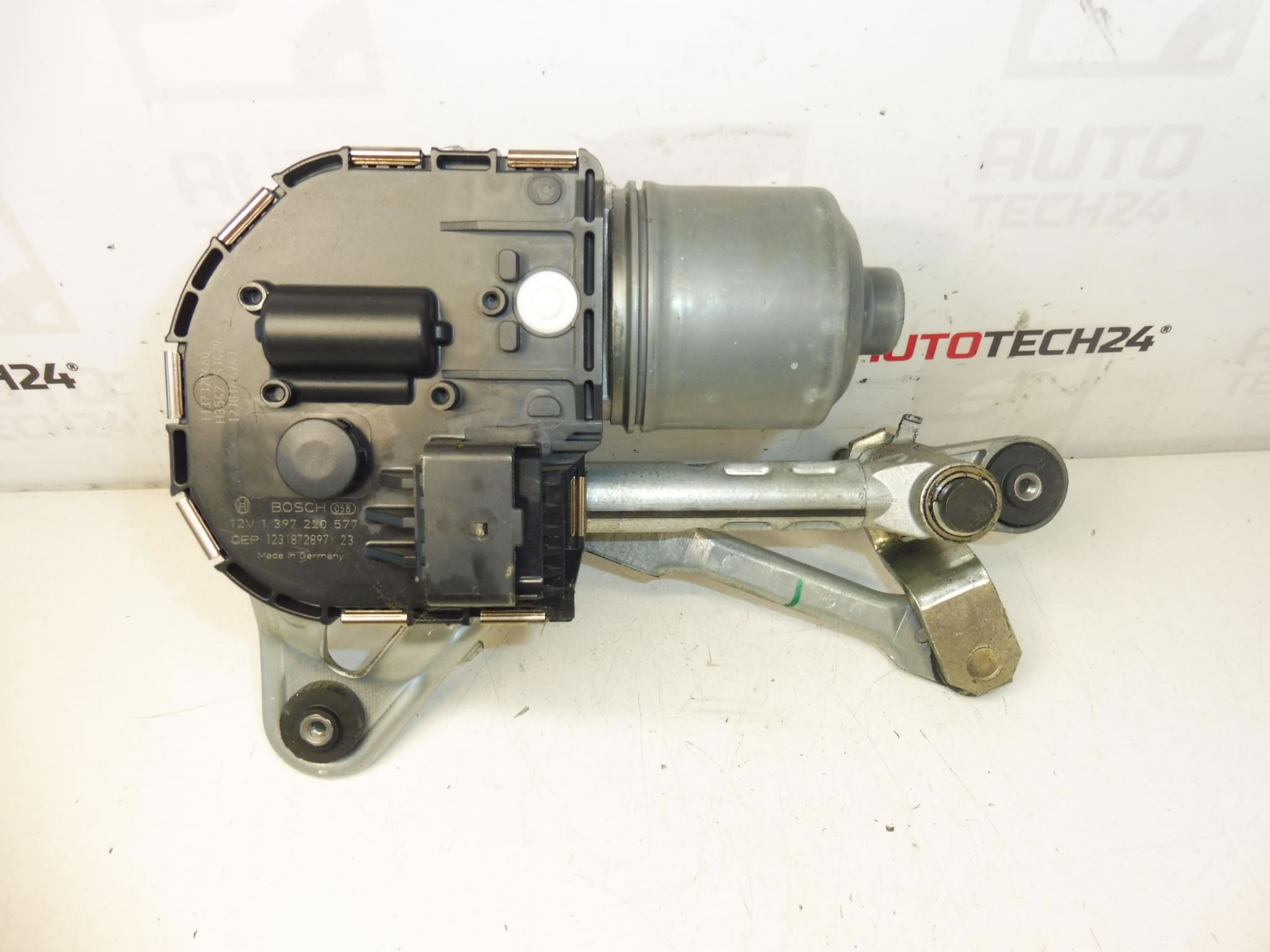 Motor des rechten vorderen Scheibenwischers Peugeot 3008 5008 9671062380 6405PX 6405PA