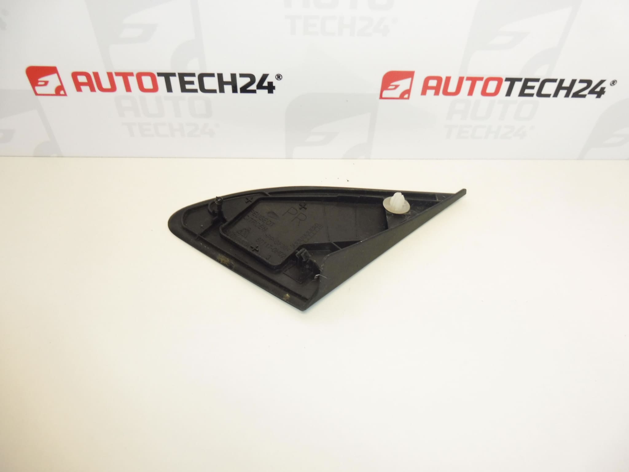Abdeckung des rechten Kotflügels Citroën C1 Peugeot 107 60117-0H020 8120Q7