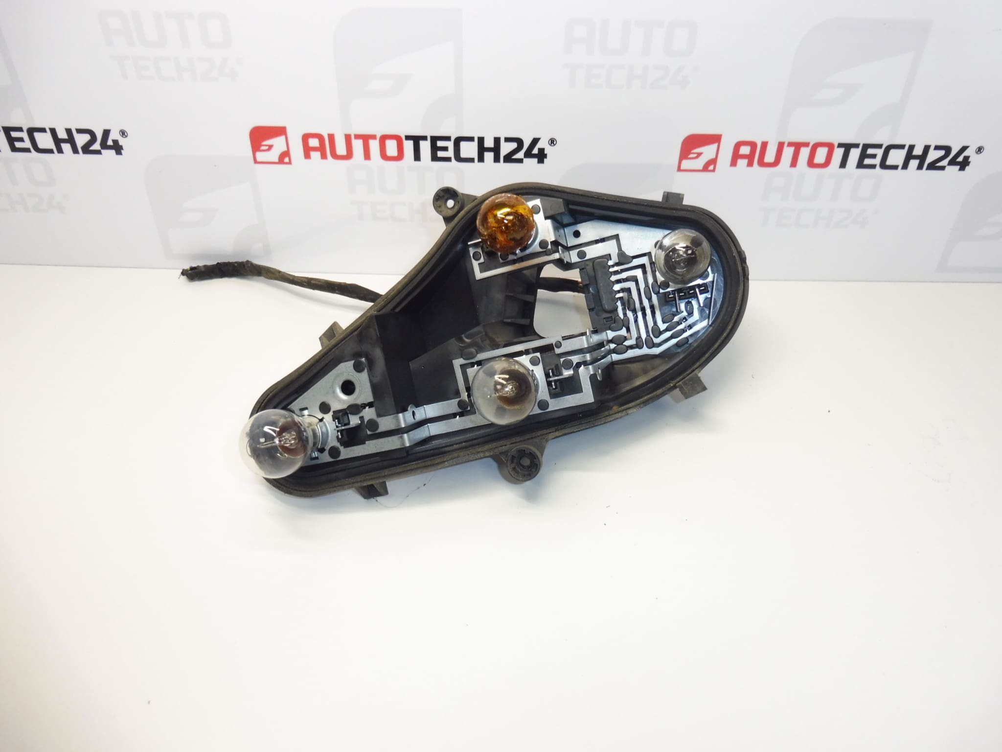 Sockel linkes Rücklicht extern Citroën C4 II 6350KS