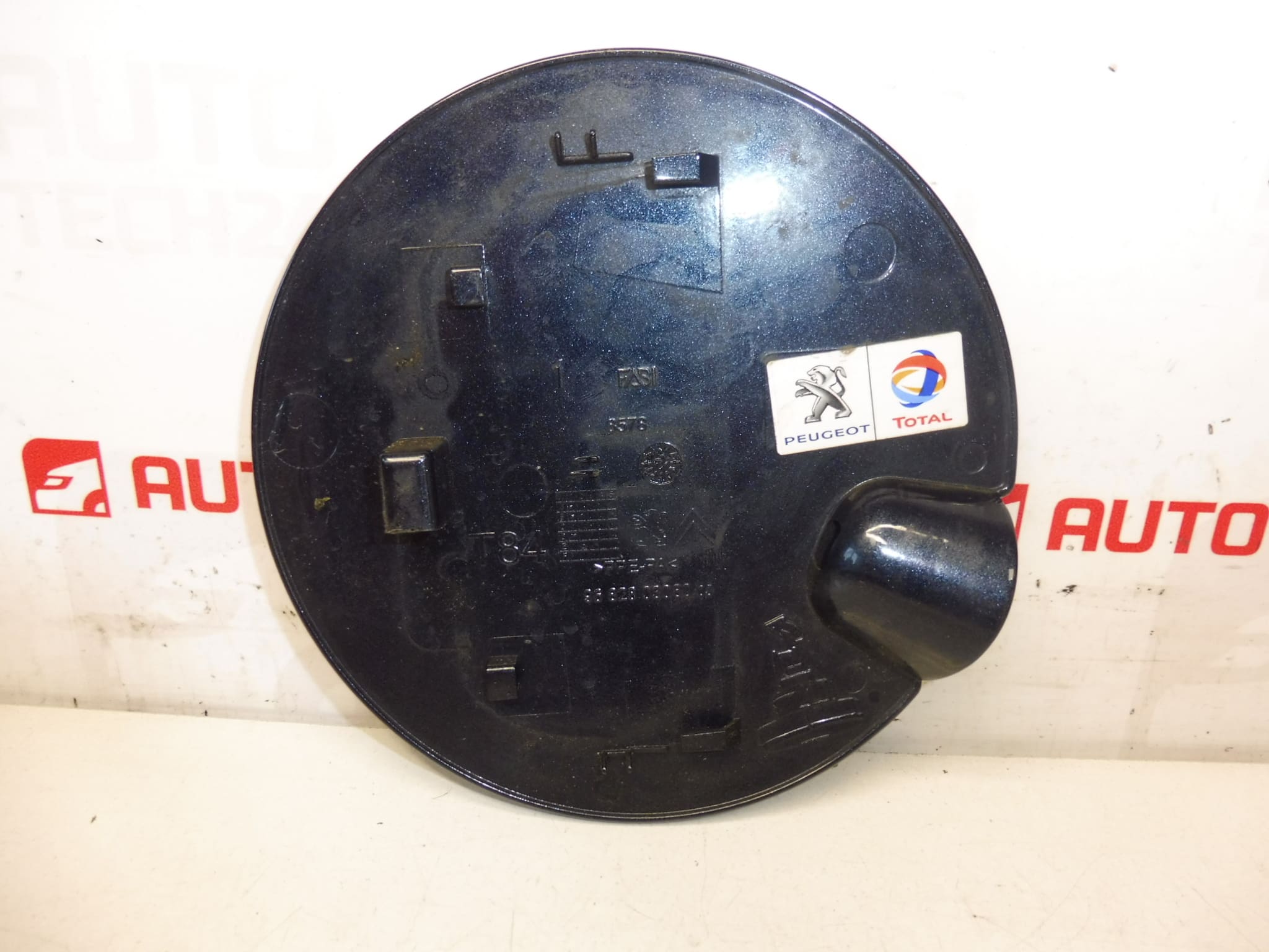 Tankdeckelabdeckung KGNC Peugeot 3008 9682803080 1517G9 – Bild 2