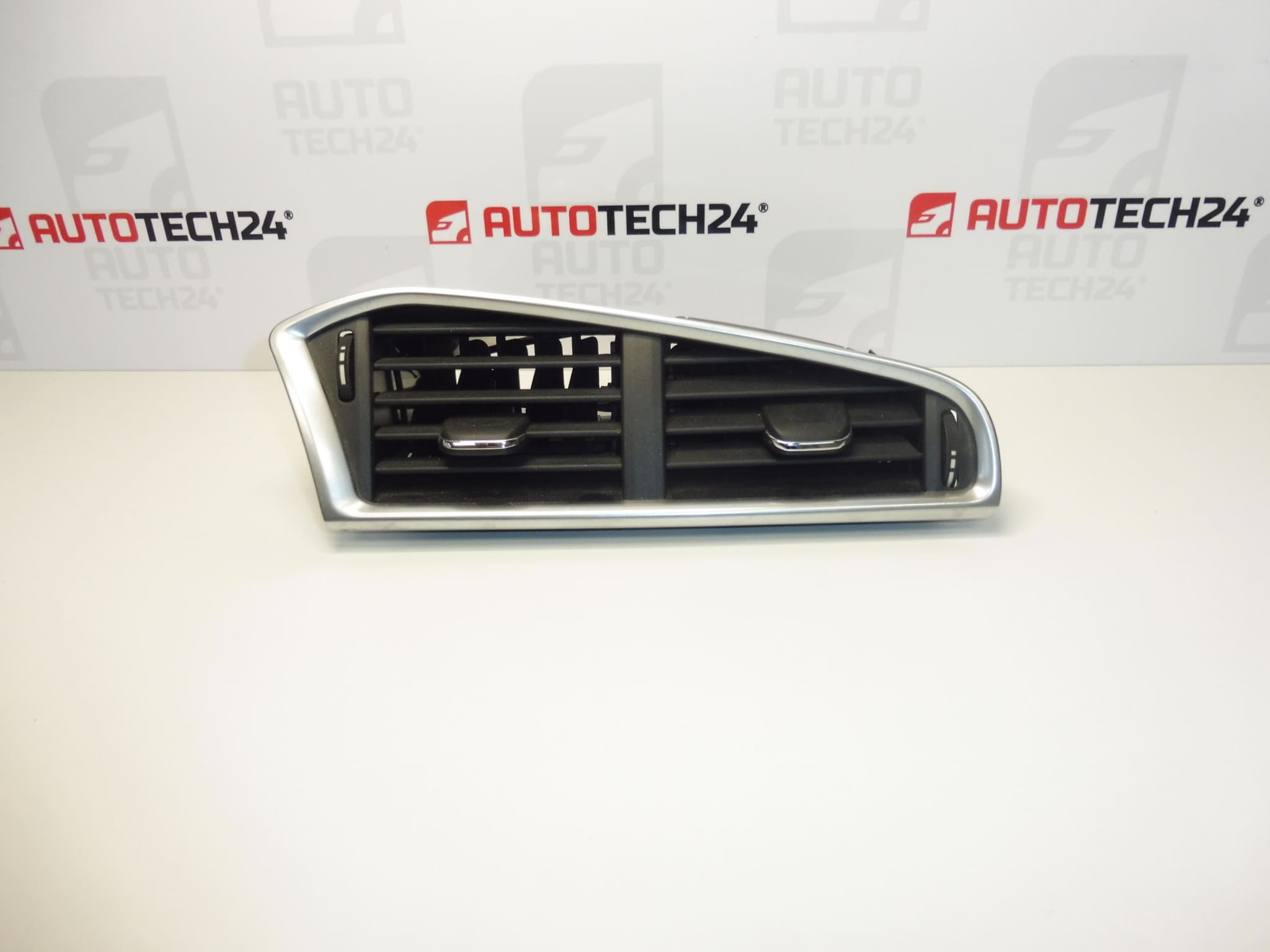 Zentrales Luftgitter für Citroen C4 II B7 und DS4 9676609977 8247EC